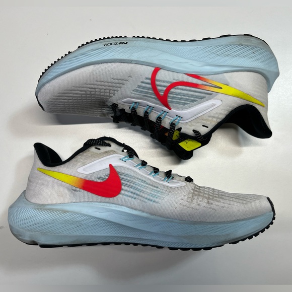 Nike 2022 Release Air Zoom Pegasus 39 'White Crimson Volt' Women’s Size 7 - Picture 3 of 11